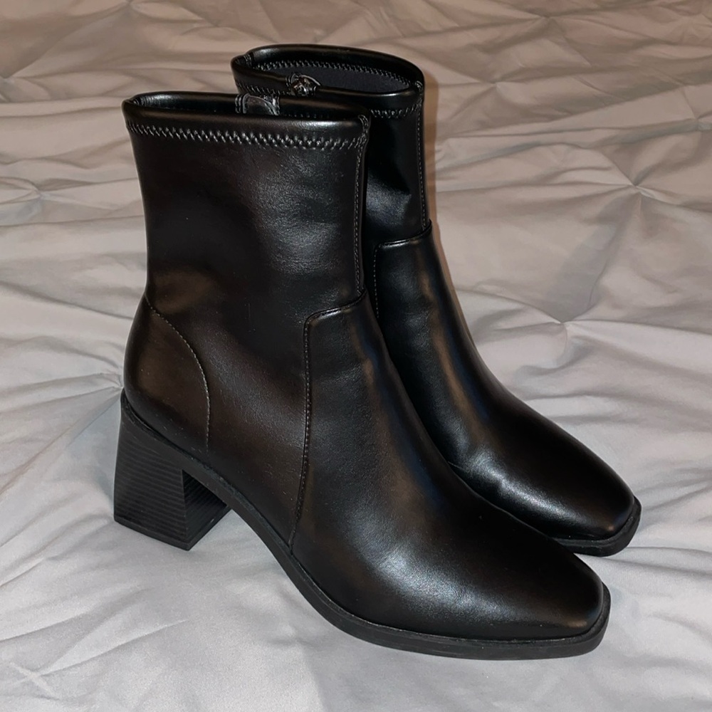 Anne Klein Akannette Boot